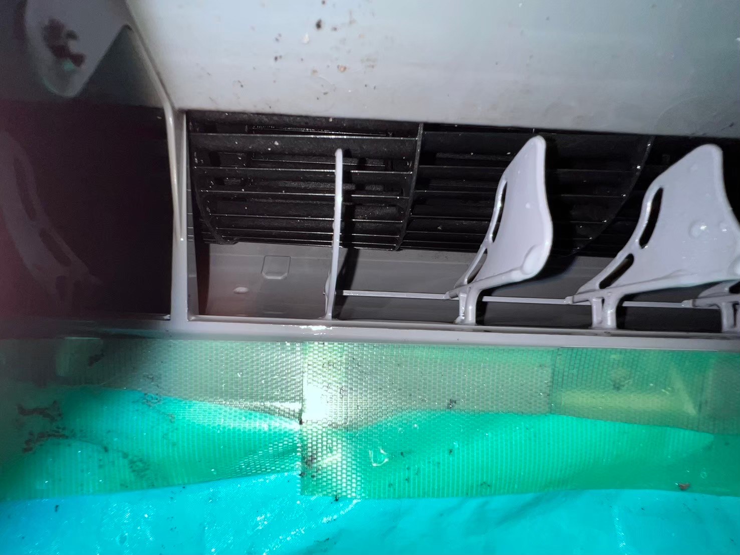 清掃後のエアコン2